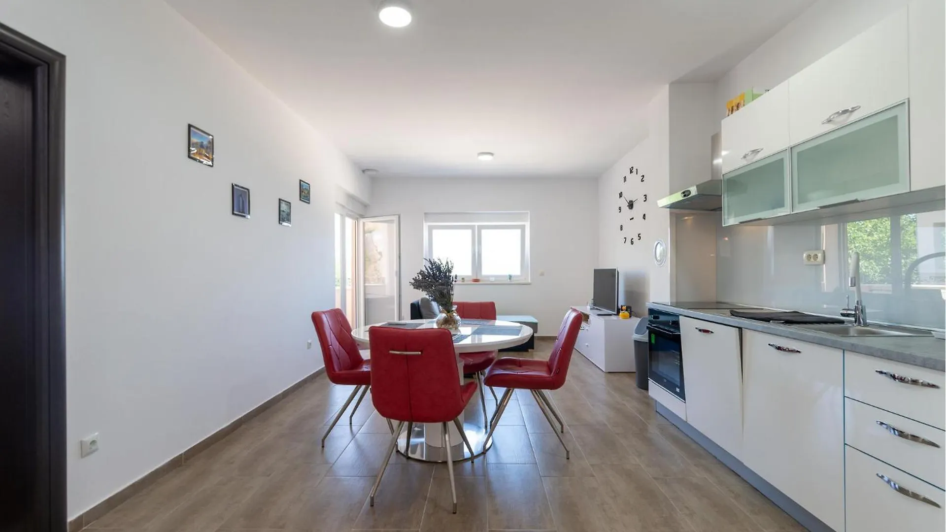 Awesome Apartment In Obrovac With Wifi 0*,